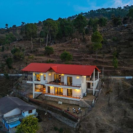 Stayvista At Amulyam Villa With Lawn & Bonfire Муктешвар Экстерьер фото