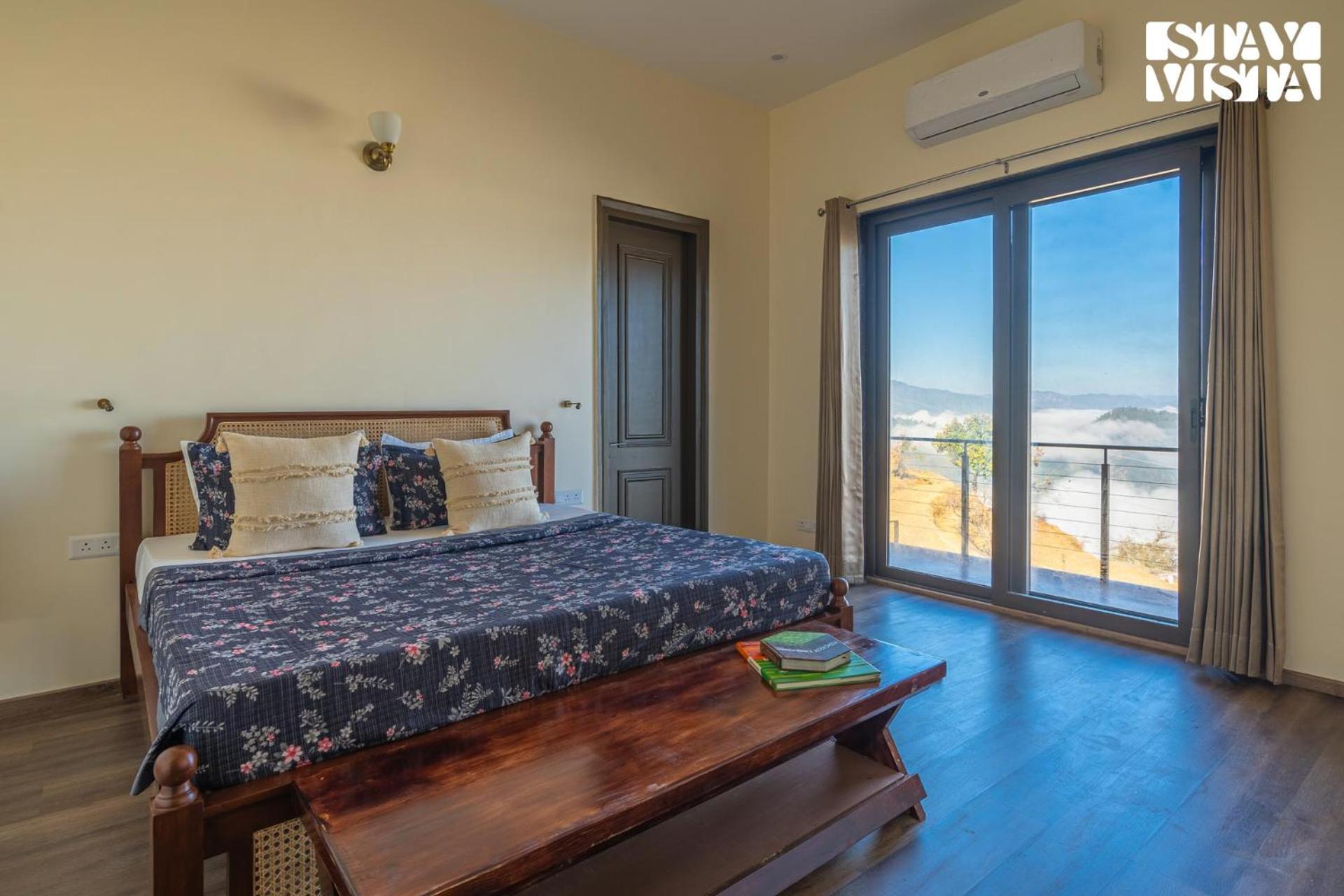 Stayvista At Amulyam Villa With Lawn & Bonfire Муктешвар Экстерьер фото
