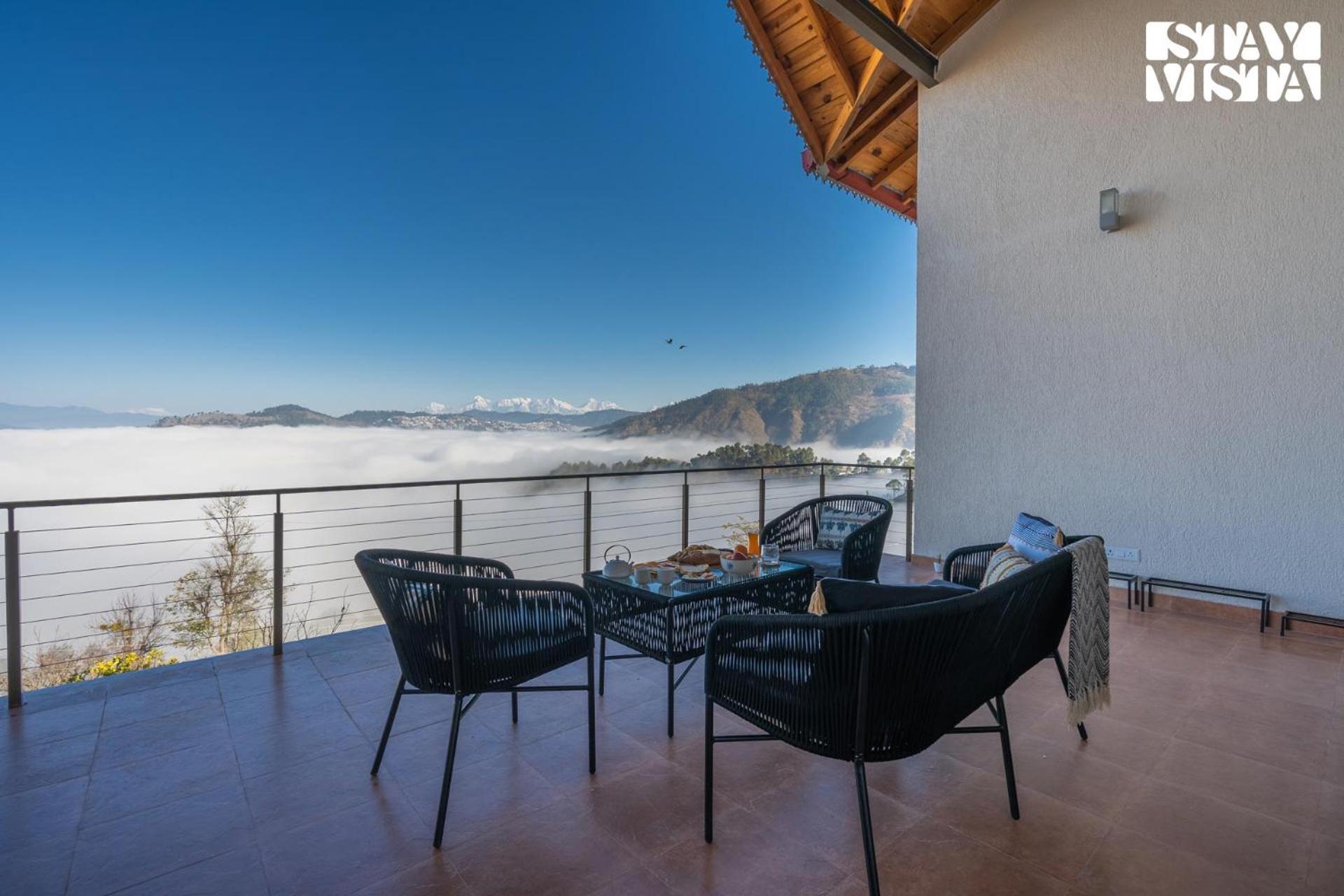 Stayvista At Amulyam Villa With Lawn & Bonfire Муктешвар Экстерьер фото